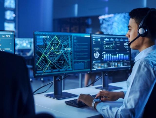 Engemec Mecânica especializada em serviços de mecatrônica automotiva e eletromecânica industrial com inspeção e análise técnica